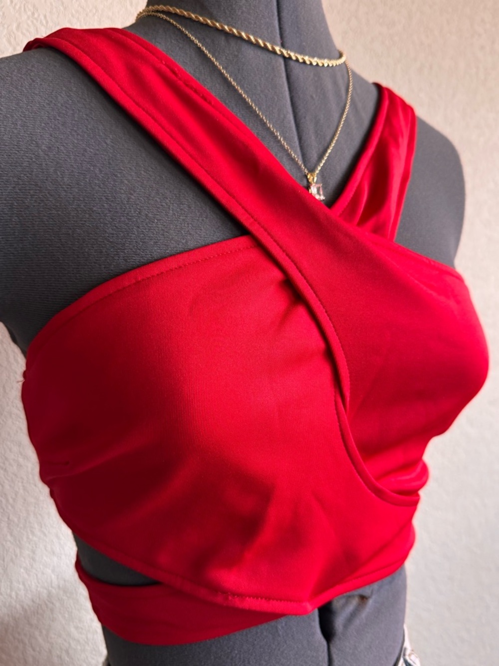 Tobi Cut Out Crop Top Tank Halter Strappy Red S